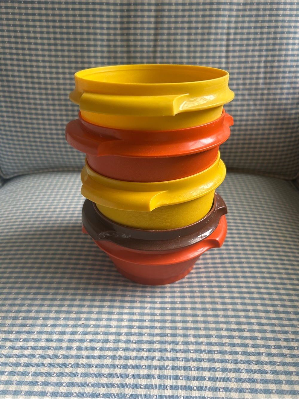 Five vintage Tupperware bowls